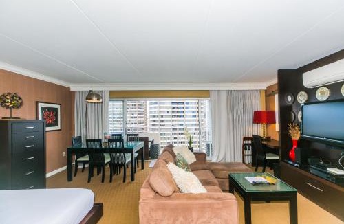 Waikiki Apartment | Ilikai Tower 2121 City View 1BR