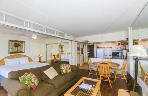 Waikiki Apartment | Ilikai Tower 814 Lagoon View 1BR