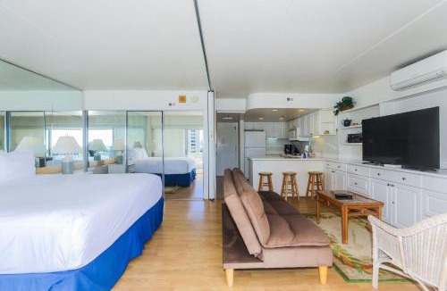 Waikiki Apartment | Ilikai Tower 839 Yacht Harbor View 1BR