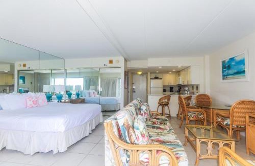 Waikiki Apartment | Ilikai Tower 931 Yacht Harbor View 1BR