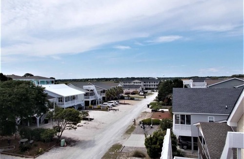 Sunset Beach House | Immaculate and well maintained home on SSB! NEW for 2024 upgraded kitchen!