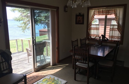 Spruce House | Immaculate Home right on Beautiful Hubbard Lake.