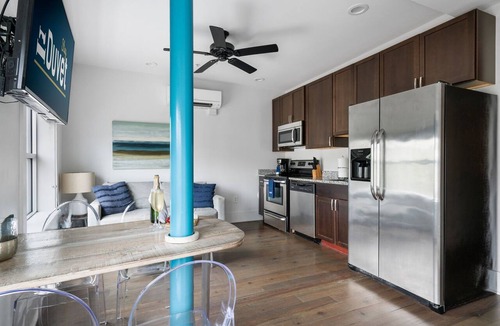 Downtown Charleston Apartment | In the Heart of King Street | Battery Suite