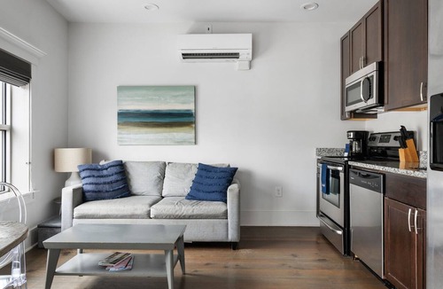 Downtown Charleston Apartment | In the Heart of King Street | Battery Suite