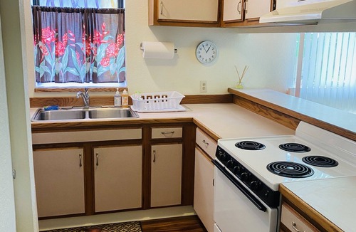 Historic Kailua Village Condo | In Town, Ocean View, Steps Away From The Beach, Shops, Restaurants And Bars!