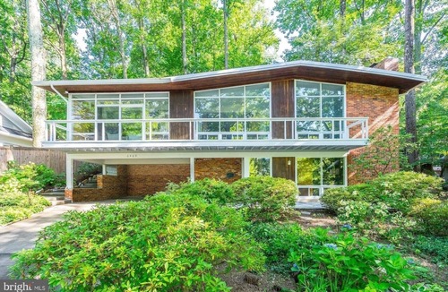 Lake Barcroft House | INAUGURATION. Special 4BR at private lake. A short drive but world away from DC.