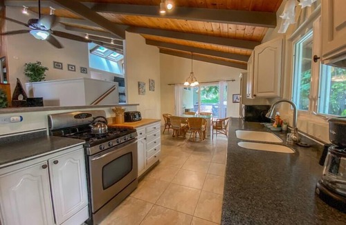 Keauhou House | Incredible 5br He'eia Bay Pool Home w/hot tub for 16!