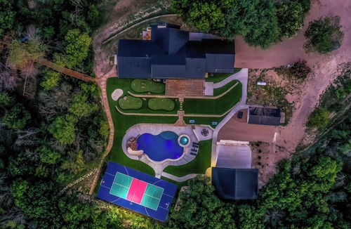 Fort Worth House | INCREDIBLE Pool with slide SportCourt MiniGolf Arcade Firepit on 5 acres