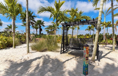 Braden River House | Incredible, spacious and luxurious resort style living with golf privileges.