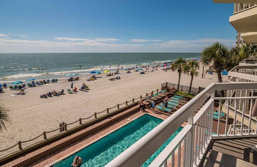 Garden City Condo | Incredible Water's Edge Views with Free Tickets to Local Attractions! WE307