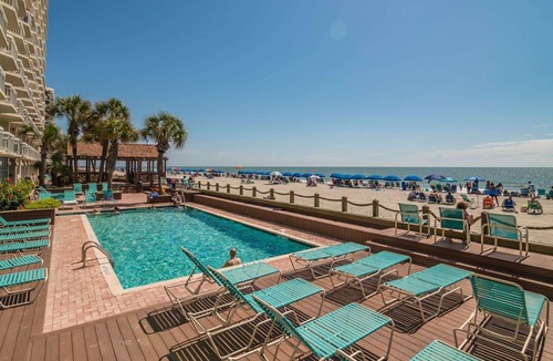 Garden City Condo | Incredible Water's Edge Views with Free Tickets to Local Attractions! WE307