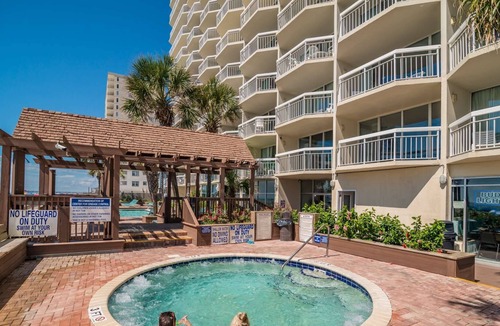 Garden City Condo | Incredible Water's Edge Views with Free Tickets to Local Attractions! WE307