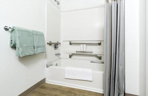 Pasadena Hotel | InTown Suites Extended Stay Houston TX - Pasadena