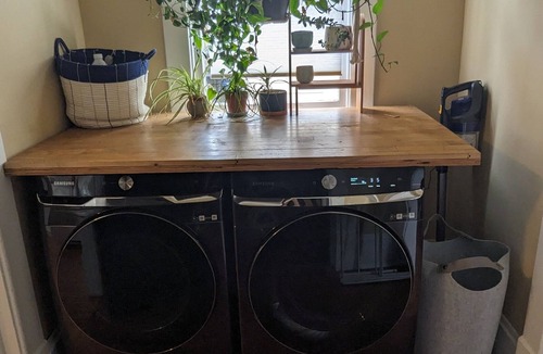 East Durham House | Inviting 2BR Sanctuary - Cozy Light Filled Bungalow with Two Screened Porches