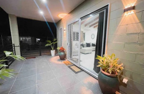 Laie House | Island Breeze Retreat - Pool