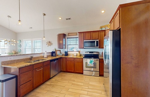 North Topsail Beach House | Island Dreams 4BR Retreat: Short walk to Beach with ocean views, pet-friendly