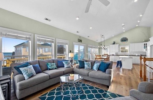 North Topsail Beach House | Island Drive 4478 - 5 BR Oceanfront B Lot with Oceanfront Hot Tub