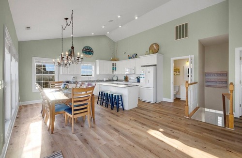 North Topsail Beach House | Island Drive 4478 - 5 BR Oceanfront B Lot with Oceanfront Hot Tub