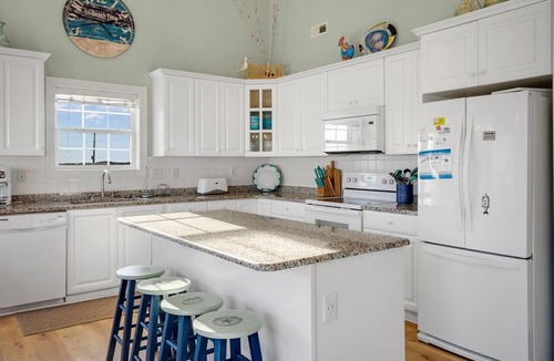North Topsail Beach House | Island Drive 4478 - 5 BR Oceanfront B Lot with Oceanfront Hot Tub