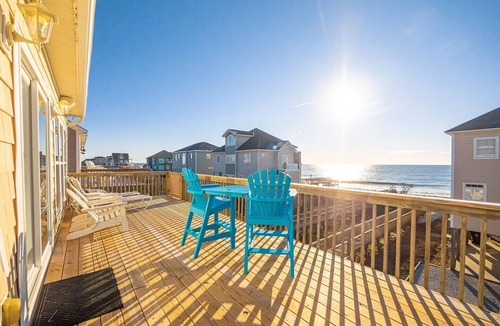 North Topsail Beach House | Island Drive 4478 - 5 BR Oceanfront B Lot with Oceanfront Hot Tub