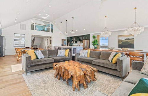 Kill Devil Hills House | Island Enchantment - Oceanfront Pet Friendly w/Cabana Service