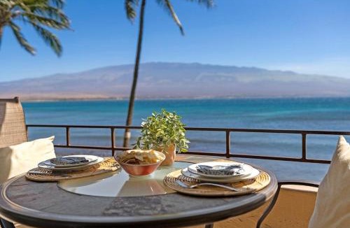 Maalaea House | Island Sands 210 · IS 210 OceanFront Condo Expansive Ocean Views