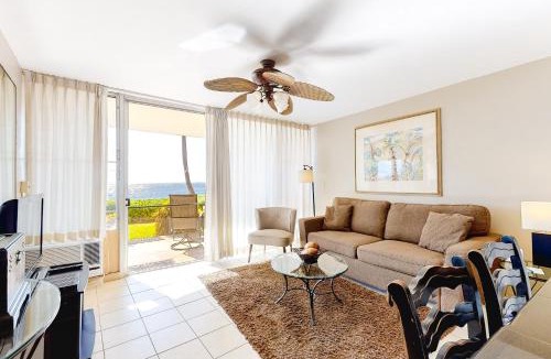 Maalaea Apartment | Island Sands Resort 107