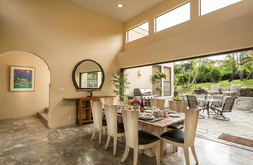 Kula Villa | Island Sunset Villa: Your Maui Escape with Ocean & Stunning Sunsets Views