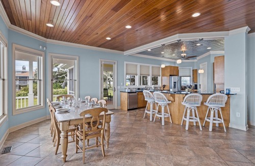Harkers Island House | Island Waterfront Home for 10. Sound & Dock Views!