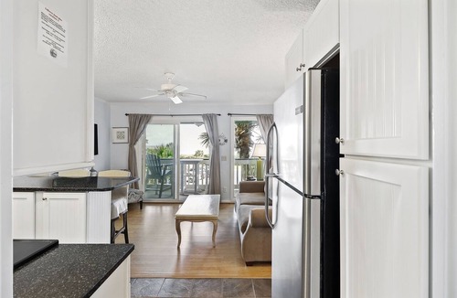 Isle of Palms Condo | Isle of Palms Sea Cabin with beach view! Pool, fishing pier, and beach access.