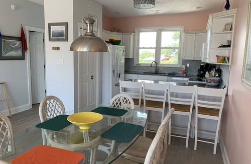 Emerald Isle House | Isle Time: Pet Friendly 3rd Row Duplex in Spinnaker's Reach