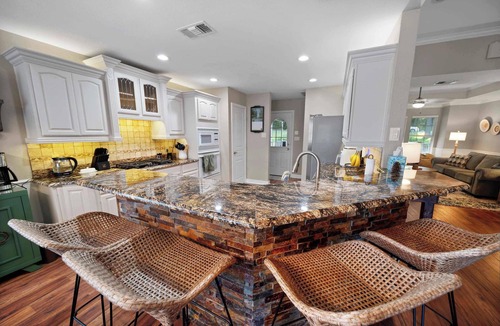 Murchison House | Isleview Retreat on Callendar Lake