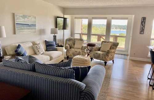 Comanche Point At Point Venture House | It’ Shore to Be a Great Stay!