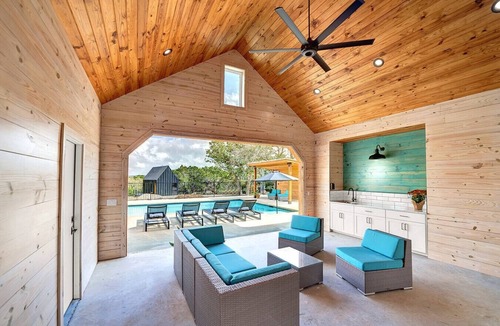 Wimberley Cottage | Jackrabbit: Pool + Fireplace | 5 Min to Square