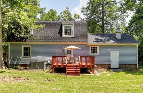 Jacksonville House | Jacksonville Retreat w/Yard near Base & Beach