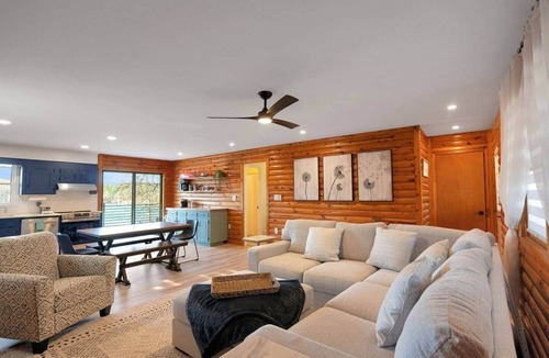 Seneca House | Johnsons Cove - Lakefront Retreat With EV Charger