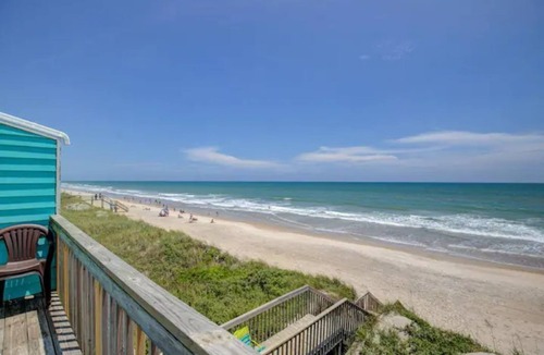 North Topsail Beach House | Jolly Roger- Beach Towels & Linens Provided-Pet Friendly