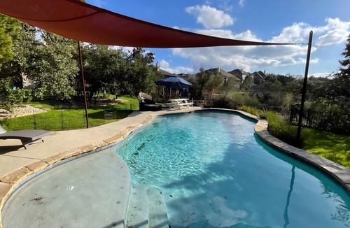 West Oak Hill House | July-Aug ‘25 Available pet-friendly family home!
