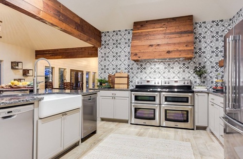Blanco Cabin | July Availability - Luxury home & guest house. River, pool, & game room!
