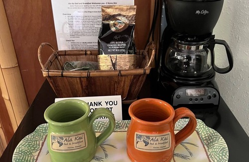 Kapoho Apartment | Jungle Bamboo Room: Watch Whales, Breakfast included at Ala Kai Bed & Breakfast