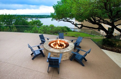 Lakeway Hotel | Junior Suite with Balcony at Lakeway Resort & Spa, Outdoor Pool!