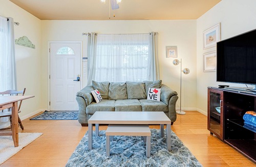 Central East Austin House | Juniper House | Your Retreat in Austin!