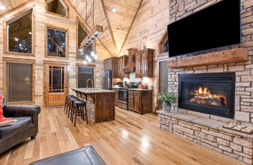 Hochatown Cabin | Just Chillin' - Romantic Luxury, Arcade, Outdoor Amenities, Hot Tub