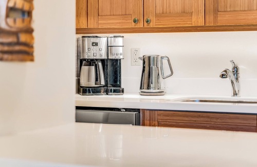 Napili Condo | Just steps to the beach Napili Shores Resort OCT LAST MIN DISCOUNT SPECIAL
