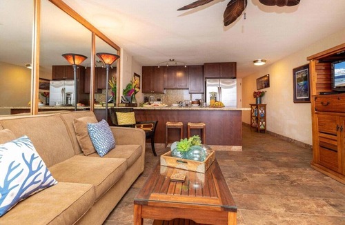 Honokowai Condo | KA 409 OceanFront 1BD Condo w Ocean Views Pool AC