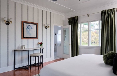 Wailuku Bed & Breakfast | Kahili Suite - Historic charm meets Luxury