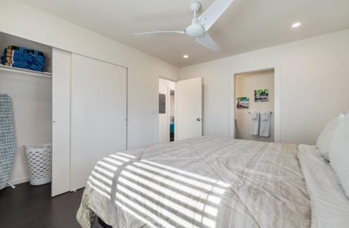 Kahuku House | Kahuku 3BR Ohana - A/C, WiFi, Parking