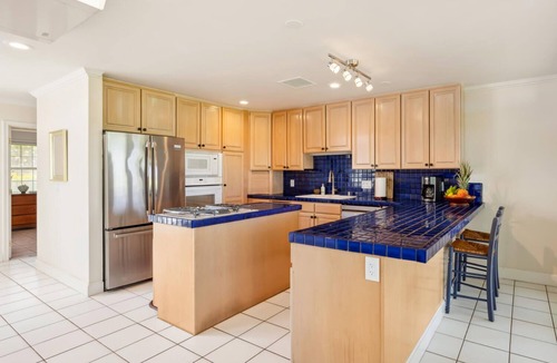 Waimea House | Kai Nalu, Spacious, Beachfront Home