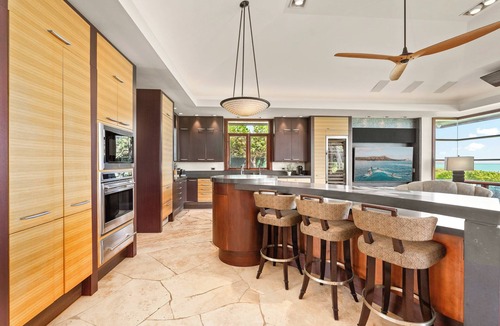 Kalama Tract House | Kailua Sands | Oceanfront Pool Retreat with Gym | Sleeps 7
