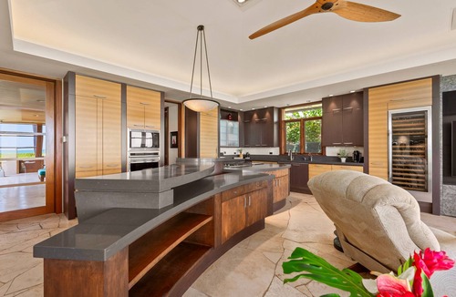 Kalama Tract House | Kailua Sands | Oceanfront Pool Retreat with Gym | Sleeps 7